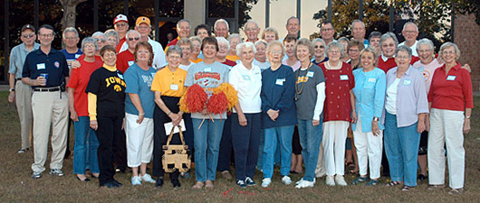 Pioneers Tailgate Kickoff group photo